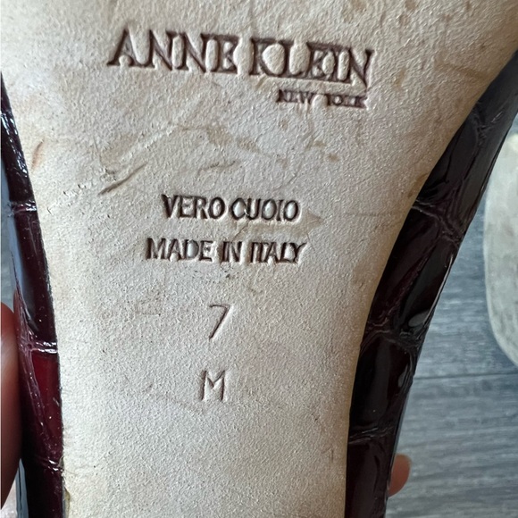 Anne Klein real patent leather crocodile pattern pump. Made in Italy. Size 7 - Picture 7 of 7